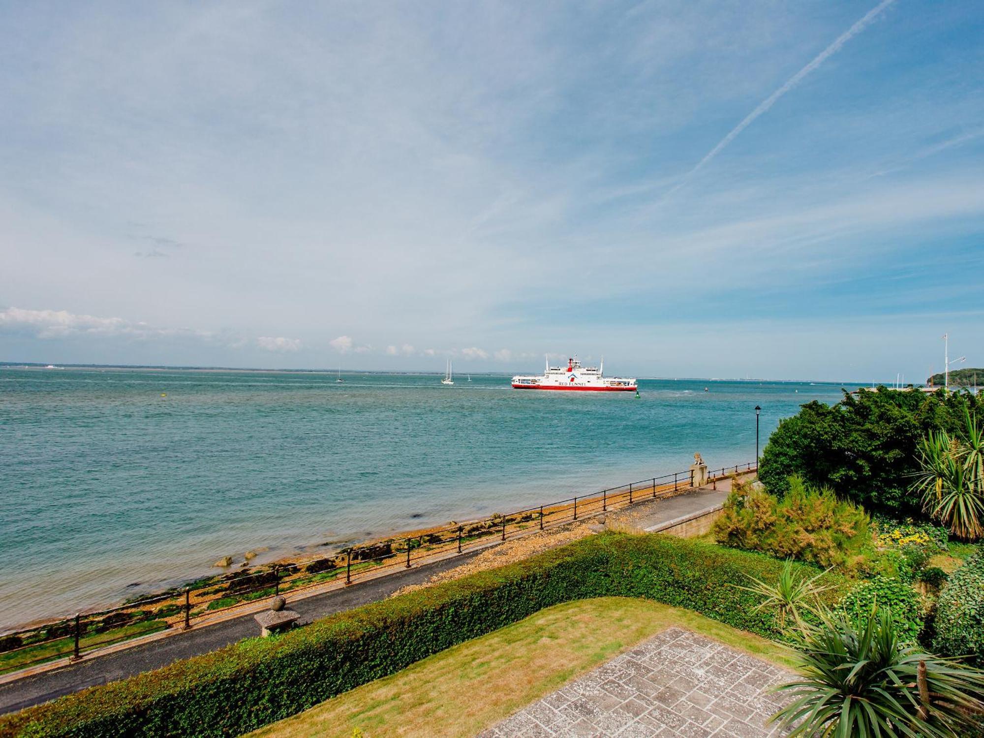 Solent View Apartment Cowes  Exterior photo